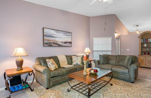 Greater Northdale House | Peaceful Geataway Amazing location near all