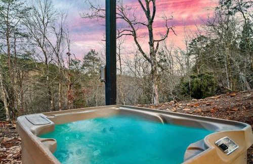 Sevierville House | Peaceful Getaway Luxe Cabin w Private Pool