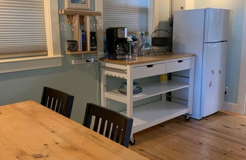 Hansville Cottage | Peaceful getaway on the waterfront