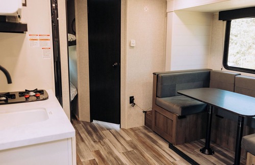 Williamstown RV Rental | Peaceful Glamping in charming Williamstown by Ark Encounter