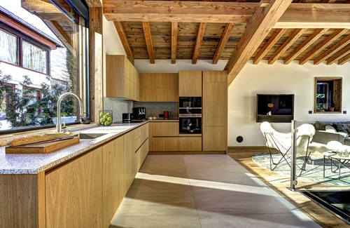 Le Lavancher Ski Chalet | Peaceful hamlet + daily pastry delivery & cleaning