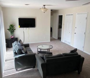 Lansing Apartment | Peaceful home away from home