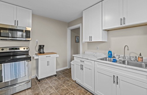 Overland House | Peaceful Home in Safe Area, Near Hospitals and Airport