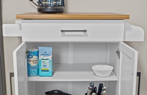 Overland House | Peaceful Home in Safe Area, Near Hospitals and Airport