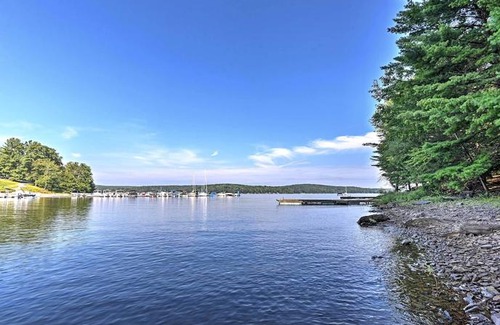 Greentown House | Peaceful Home with Deck Near Lake Wallenpaupack!