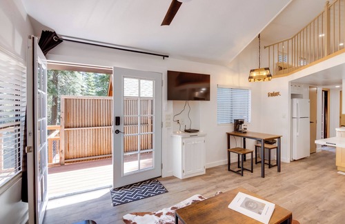 Lake Almanor Peninsula Cabin | Peaceful Lake Almanor Cabin: Fish, Hunt + Hike!