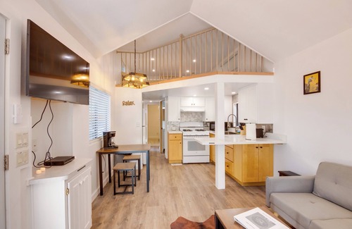 Lake Almanor Peninsula Cabin | Peaceful Lake Almanor Cabin: Fish, Hunt + Hike!