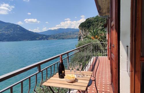 Marone Apartment | Peaceful Lakefront