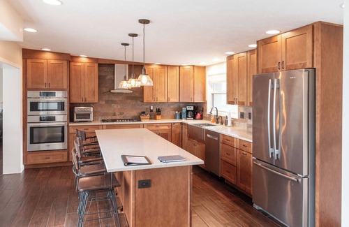 Bristol House | Peaceful Lakehouse Crystal Clear Water Views Family Fun