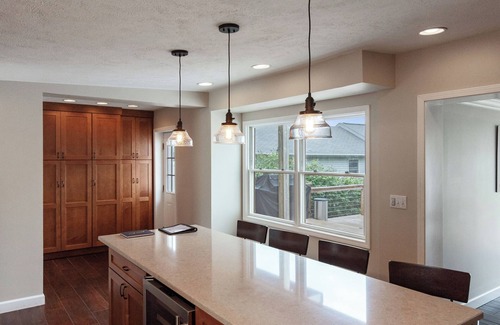 Bristol House | Peaceful Lakehouse Crystal Clear Water Views Family Fun