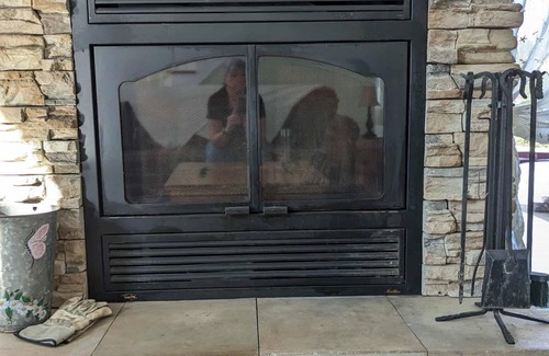 Saint Come Ski Chalet | Peaceful lakeside cottage with private bathing beach (services nearby)