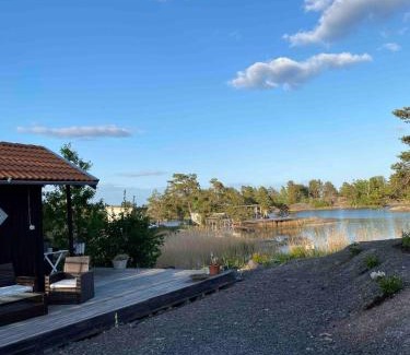 Oskarshamn House | Peaceful little cabin by the sea