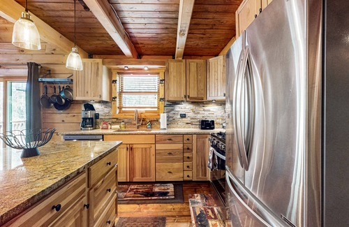 New Lisbon Cabin | Peaceful log cabin with patio, gas grill, fire pit & WIFI