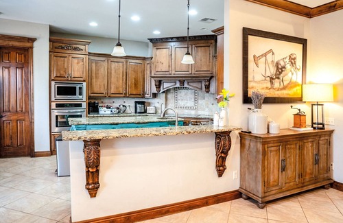 Pottawatomie County House | Peaceful Luxurious Ranch Family Reunion