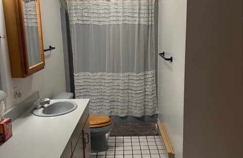 Lagoon Heights House | Peaceful Meadow View Retreat in Oak Bluffs