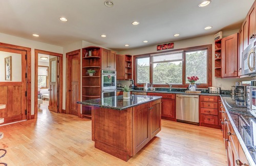 Beemerville House | Peaceful Mountian Oasis: Firepit, Hot Tub, Sauna!