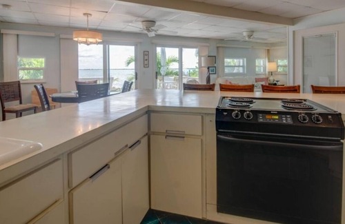 Summerland Key Cottage | Peaceful ocean front cottage.
