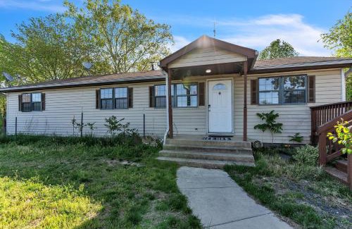 Barstow House | Peaceful Pet Friendly Chesapeake Escape home