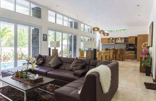 Senggigi Villa | Peaceful private villa at the border of a national park