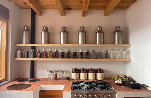 Santa Maria Ahuacatlan House | Peaceful pueblo home near the lake