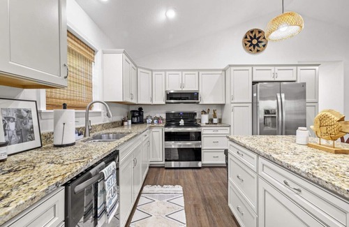 Isabella House | Peaceful Ranch w/Hot Tub and Lake Views