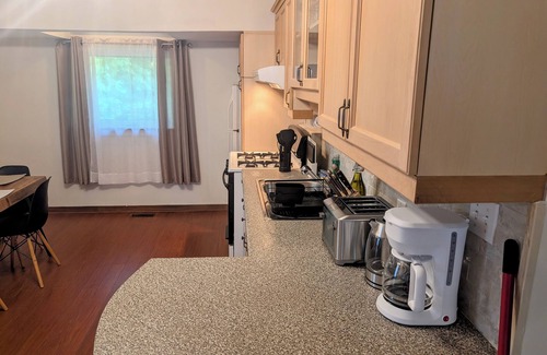 Port Stanley Cottage | Peaceful Ravine-Backed Cottage | Firepit, BBQ & Nature Views, Pet-Friendly!