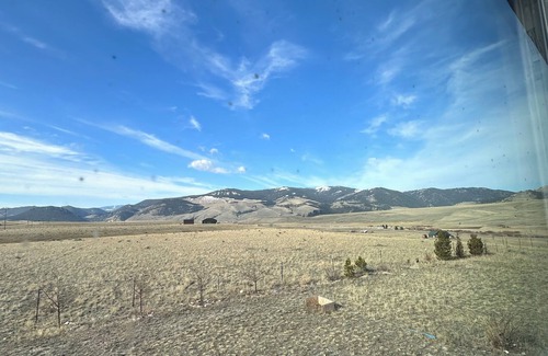 Divide Apartment | Peaceful retreat nearThe Big Hole River , Butte ,and Dillon.