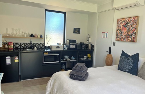 Eagle Bay Bed & Breakfast | Peaceful retreat nestled in the bush and walking distance to eagle bay beach