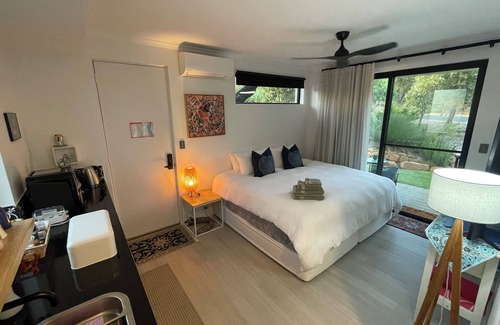 Eagle Bay Bed & Breakfast | Peaceful retreat nestled in the bush and walking distance to eagle bay beach