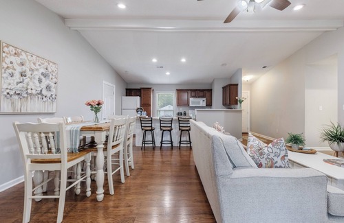 Conestee House | Peaceful Retreat - PERFECT LOCATION!