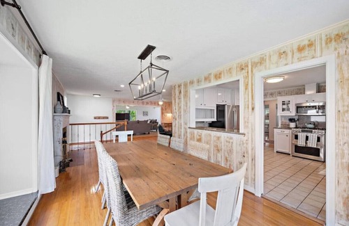 Dickinson House | Peaceful Retreat with Texas-Shaped Pool