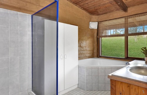 Valla House | Peaceful retreat with scenic views and serenity