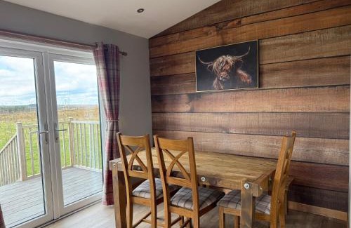 Lanark House | Peaceful rural retreat in Lanarkshire countryside, onsite craft distillery, central for exploring Scotland