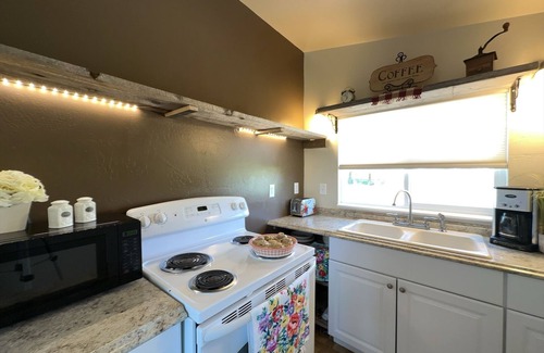 Lazear Cottage | Peaceful rural setting in western Colorado.