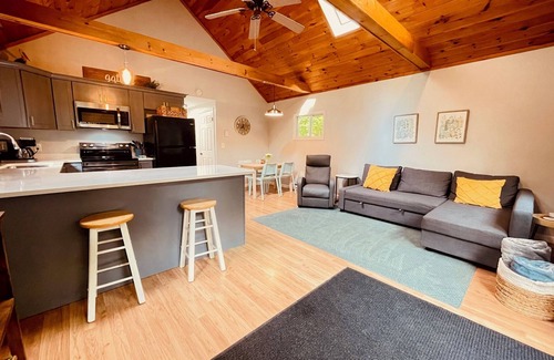 Ashville House | Peaceful, Serene, Lake View thru the trees