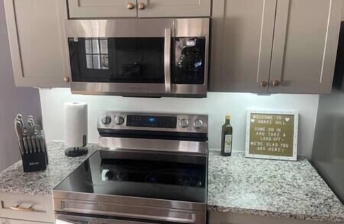 Horseheads House | Peaceful stay in the Finger Lakes, Hot tub, kitchen, grill