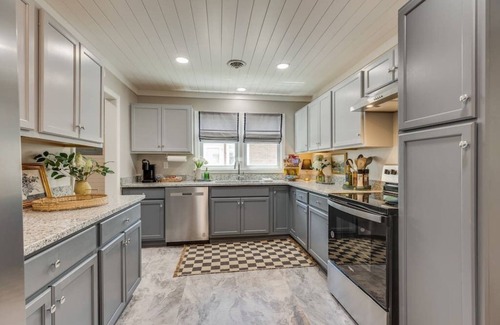 Kingsport House | Peaceful Stay on Warpath - Clean and Centrally Located!