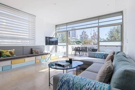 Tel Aviv City Center Apartment | Peaceful Terrace by Five Stay