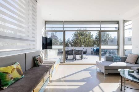 Tel Aviv City Center Apartment | Peaceful Terrace by Five Stay