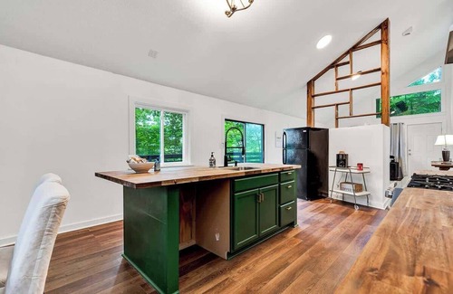 Sewanee House | Peaceful Treetop Bungalow on Cumberland Plateau