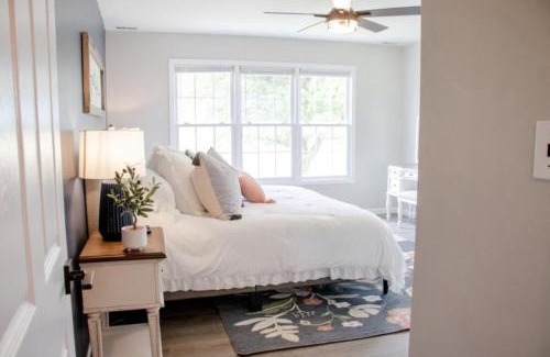 Rumsey House | Peaceful View Close to Owensboro Modern Farmhouse