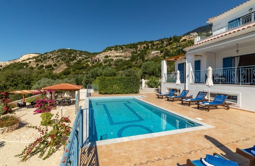 Vlachata Villa | Peaceful villa with stunning sea views