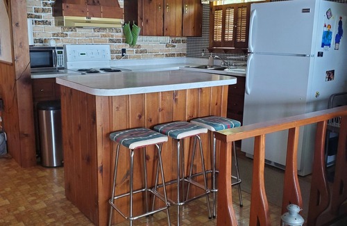 Algoma District Cottage | Peaceful Waterfront Cottage - minutes to beach