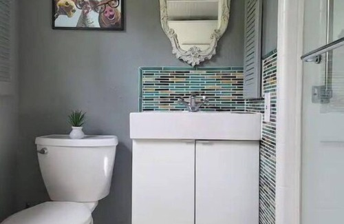 Palm Harbor House | Peaceful Zen Retreat - Beach & Pinellas Trail Close By - No Cleaning Fee