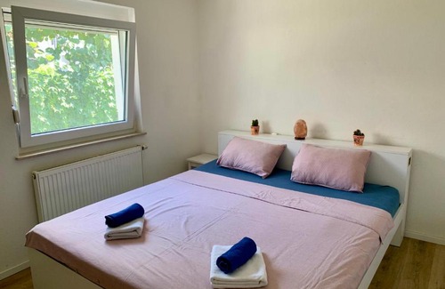 Bezigrad District House | Peachy house Bežigrad