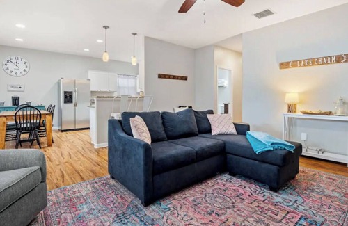 Canyon Lake Cottage | Peacock Cottage at Canyon Lake