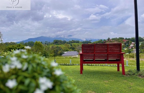 Khaem Son House | Peak’s House