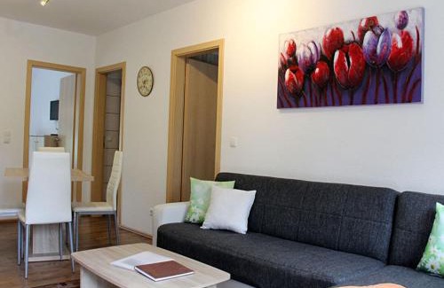Zutzen Apartment | Pear - On the fruit tree