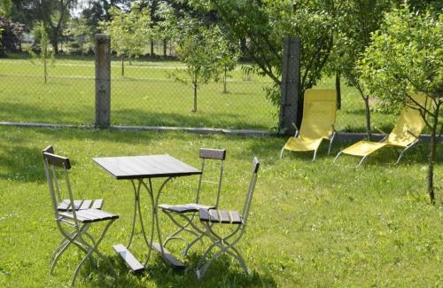 Zutzen Apartment | Pear - On the fruit tree