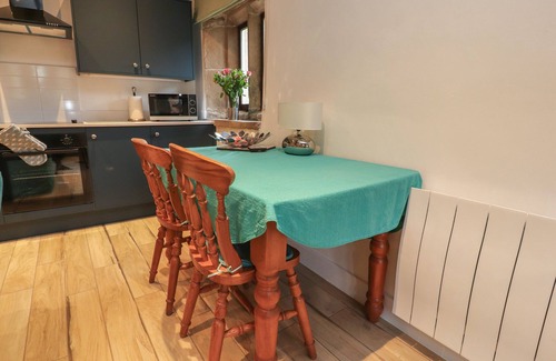 Barnoldswick Cottage | PEAR TREE COTTAGE AT HEY FARM, pet friendly in Barnoldswick